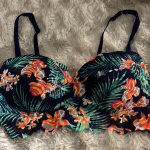 Victoria's Secret/Pink Floral wireless padded lace bralette size medium